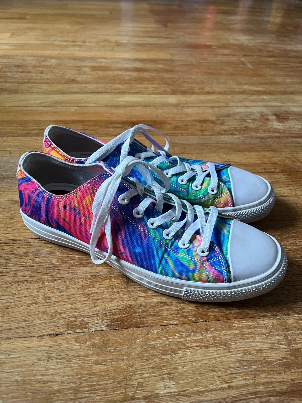NWOB Electro Threads Psychedelic Sneakers Size 10 men’s 11.5 women’s